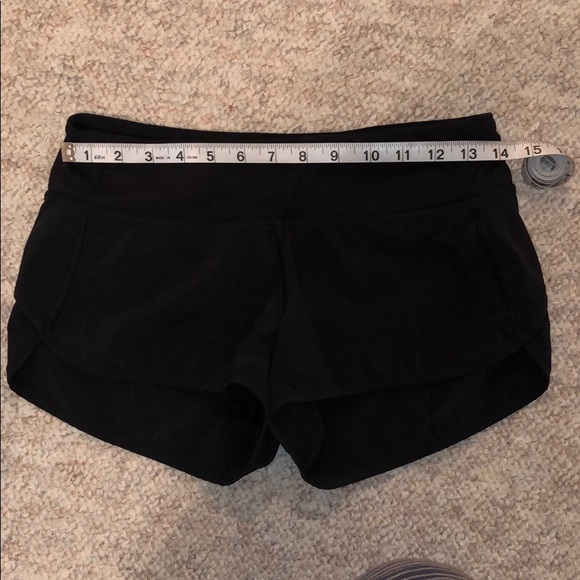 Lululemon Speed Shorts Size 4 - Picture 7 of 7